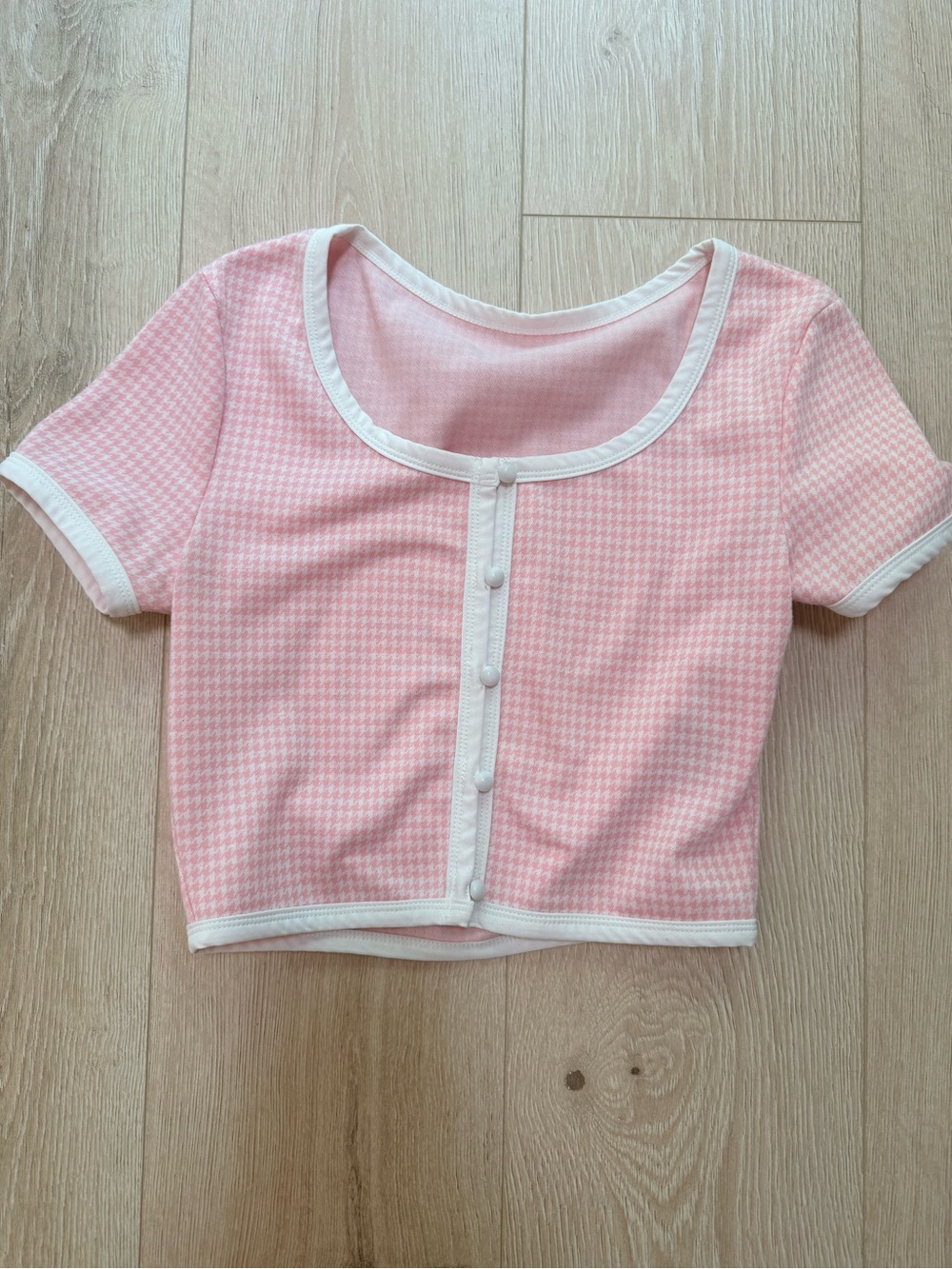 ' Pink Houndstooth Button-Front Cropped Top